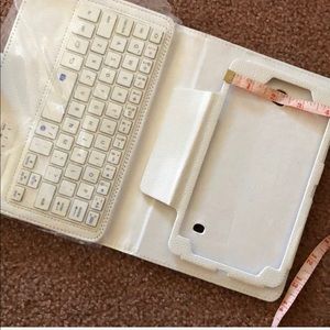 SALE🔴WHITE CASE & BLUE TOOTH KEYPAD